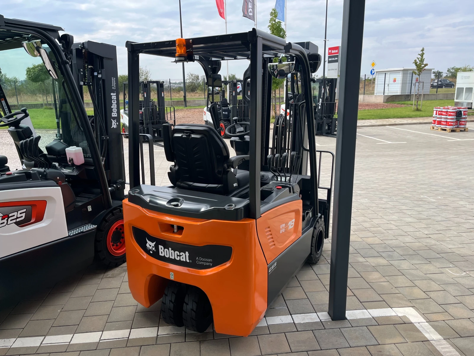 Електрокар Bobcat B18T-7, снимка 3 - Индустриална техника - 55665187