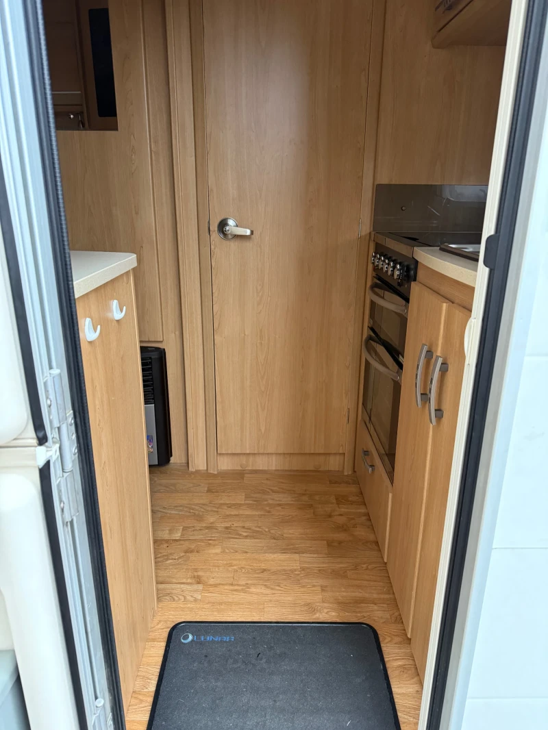 Каравана Други Lunar Ariva, снимка 5 - Каравани и кемпери - 52691933