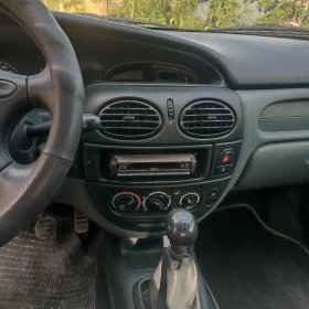 Renault Megane - 700 € / 1369.08 лв. - 11956539 14