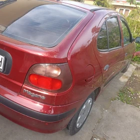 Renault Megane - 700 € / 1369.08 лв. - 11956539 4