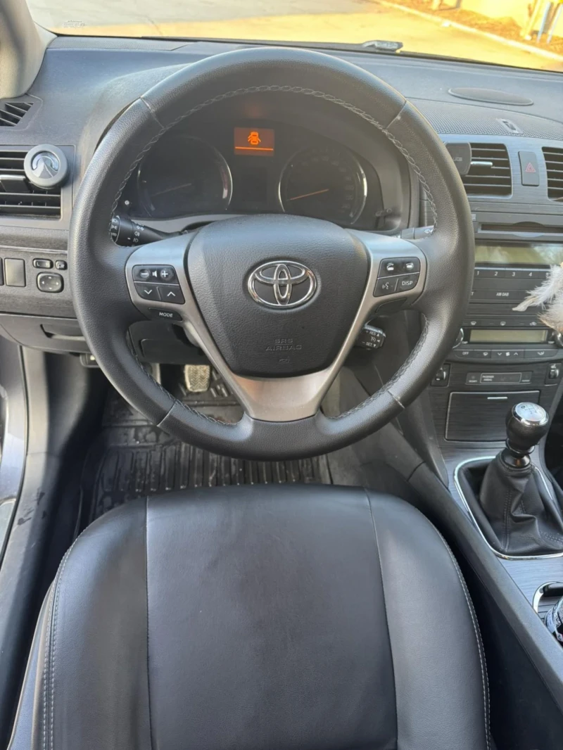 Toyota Avensis 2.0, снимка 10 - Автомобили и джипове - 52449473