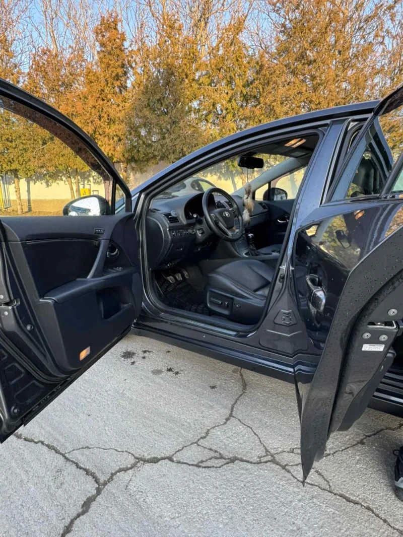 Toyota Avensis 2.0, снимка 13 - Автомобили и джипове - 52449473