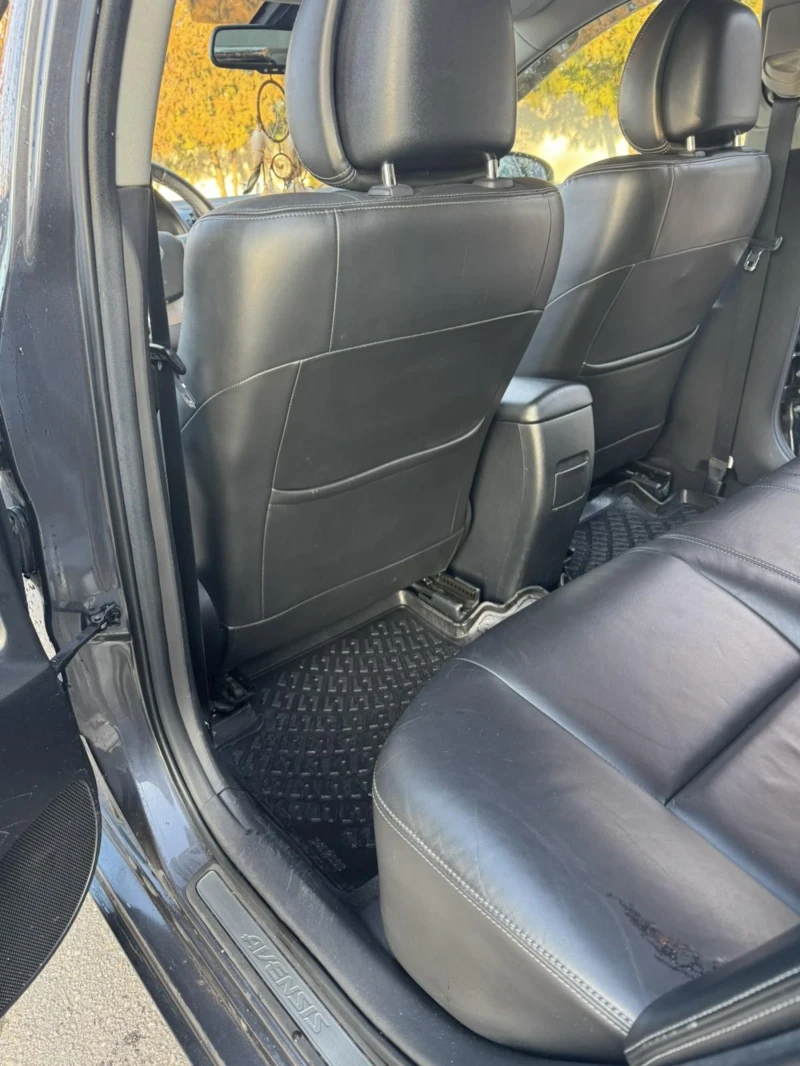 Toyota Avensis 2.0, снимка 8 - Автомобили и джипове - 52449473