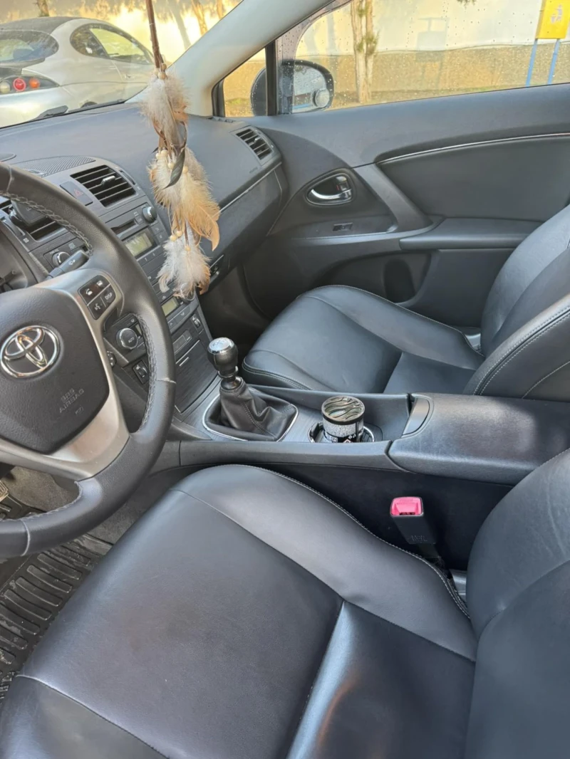 Toyota Avensis 2.0, снимка 7 - Автомобили и джипове - 52449473