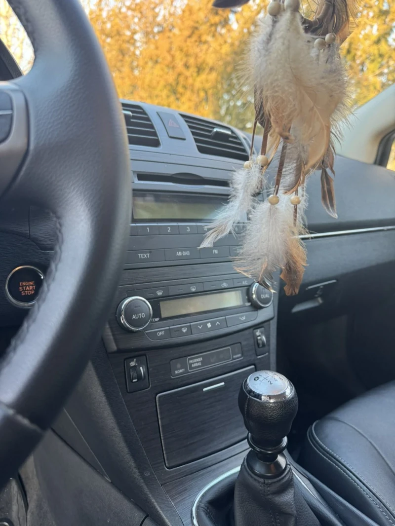 Toyota Avensis 2.0, снимка 9 - Автомобили и джипове - 52449473