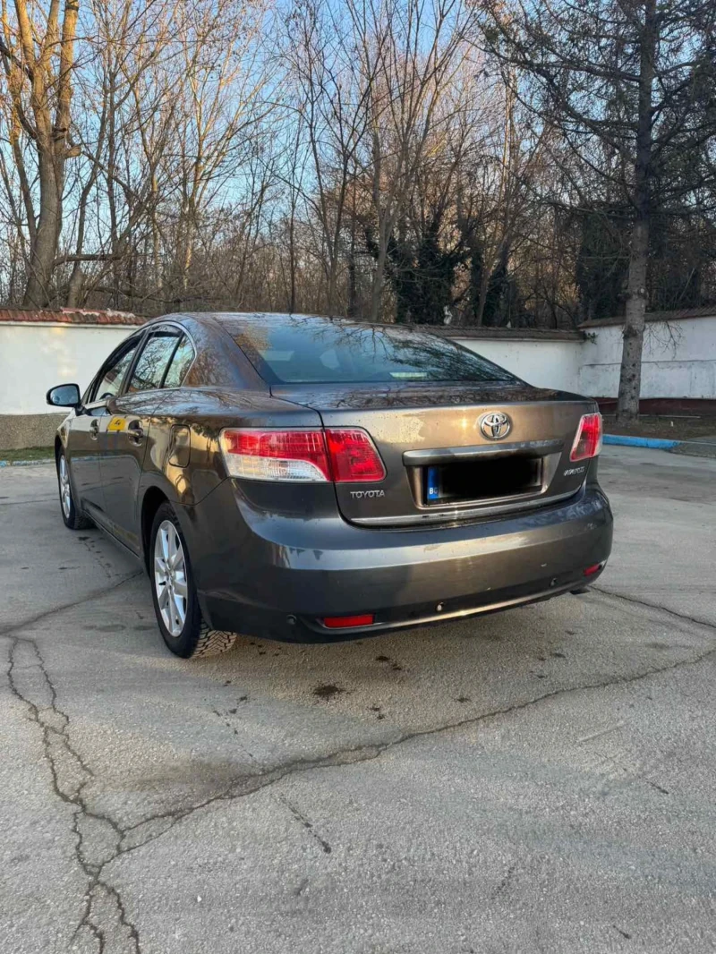 Toyota Avensis 2.0, снимка 4 - Автомобили и джипове - 52449473