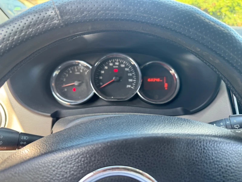 Dacia Lodgy 1.6 бензин/газ, снимка 8 - Автомобили и джипове - 52508021