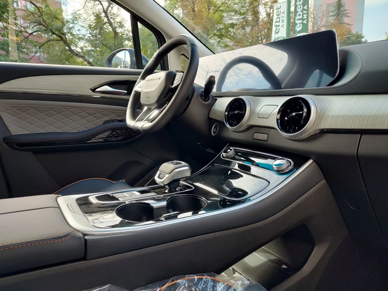 DONGFENG M4-YACHT, снимка 17 - Автомобили и джипове - 51834479