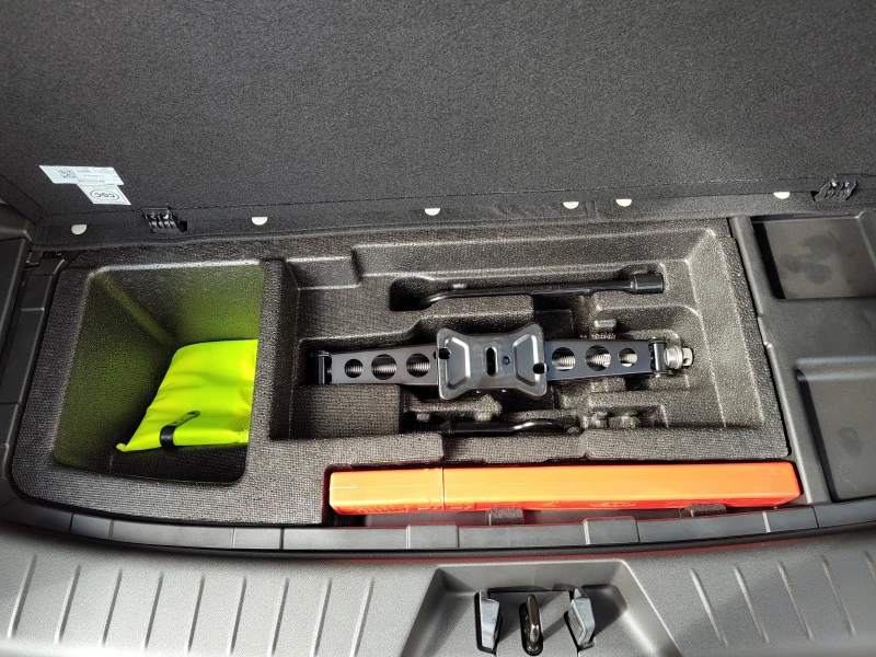 DONGFENG M4-YACHT, снимка 16 - Автомобили и джипове - 51834479