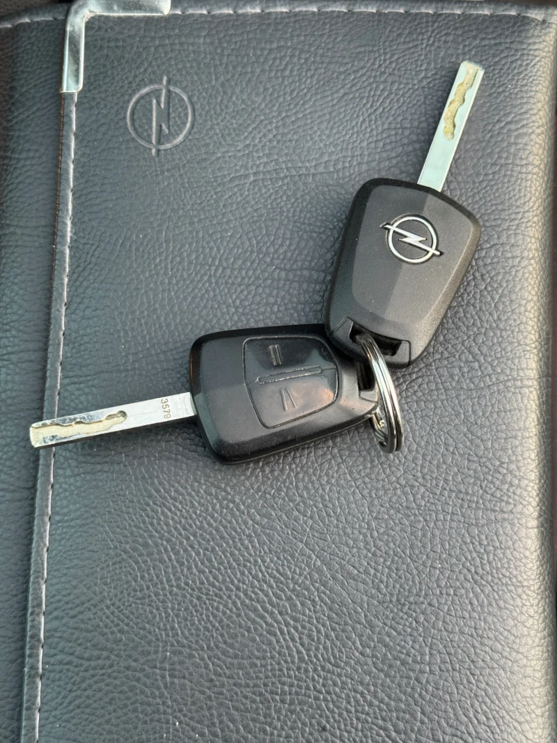 Opel Astra 1.4 бензин * * * * КАТО НОВА * * * * , снимка 13 - Автомобили и джипове - 52310115