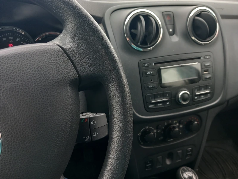 Dacia Logan, снимка 4 - Автомобили и джипове - 53188646