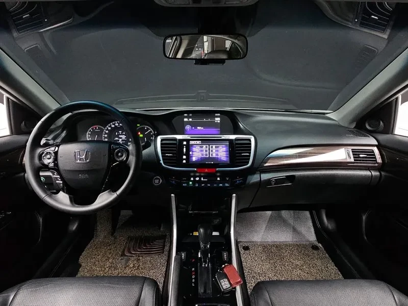 Honda Accord 2.4 9Th Gen , снимка 7 - Автомобили и джипове - 55796229