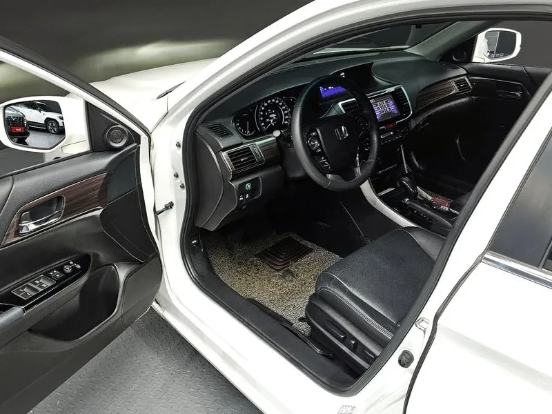 Honda Accord 2.4 9Th Gen , снимка 11 - Автомобили и джипове - 55796229