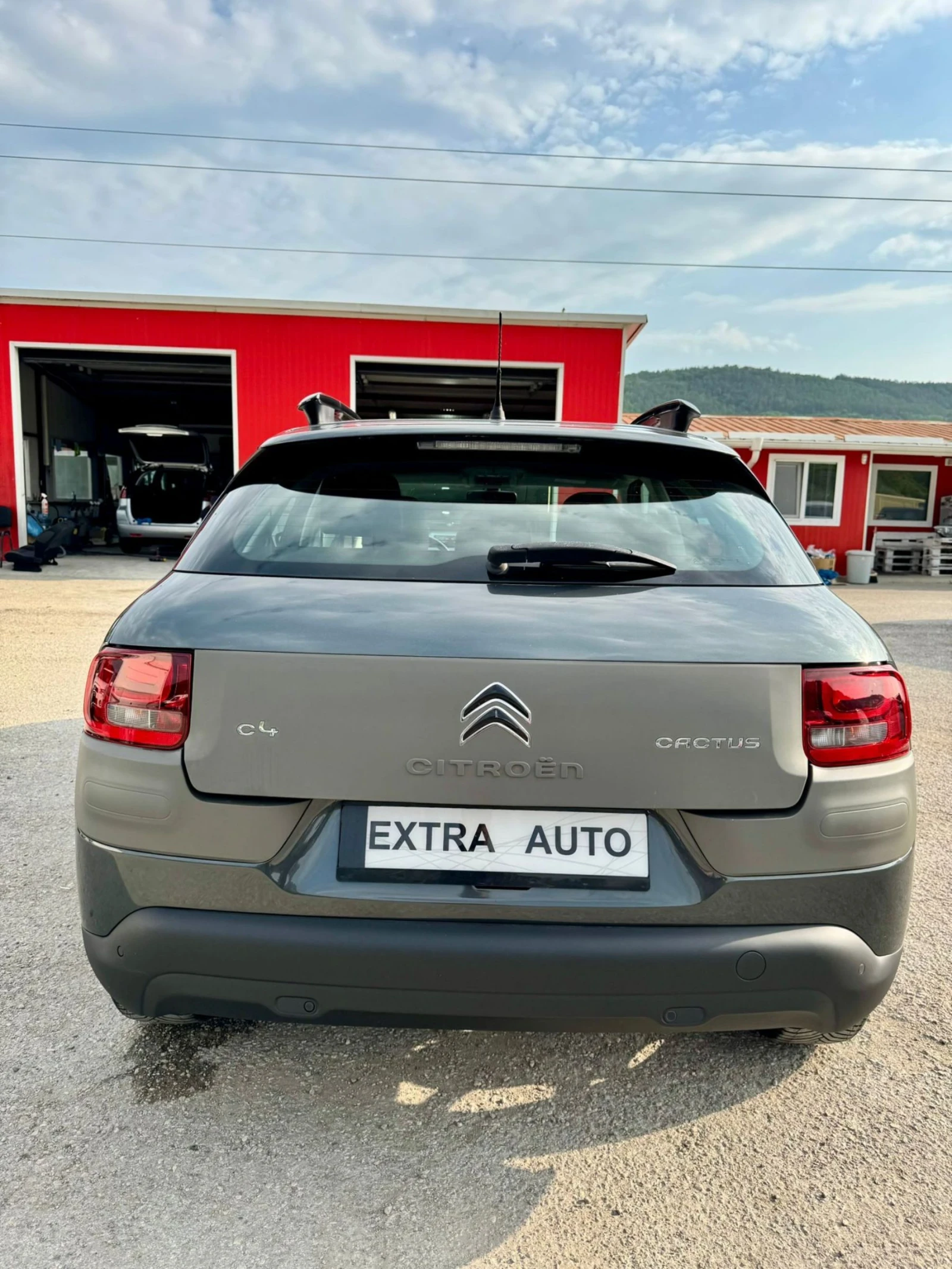 Citroen C4 Cactus 1.2 e-THP, 110к.с., НАВИГАЦИЯ, EURO 6, 136000км - изображение 3