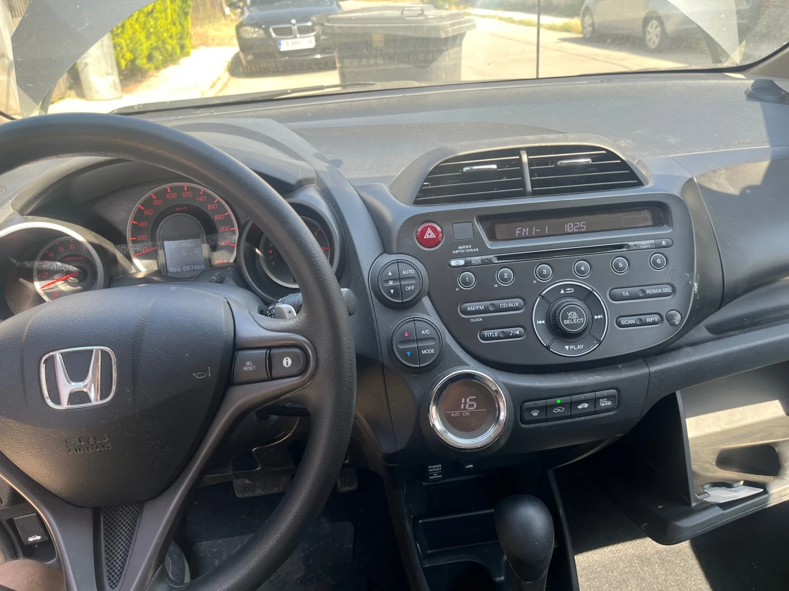 Honda Jazz 1.4 auto - изображение 7