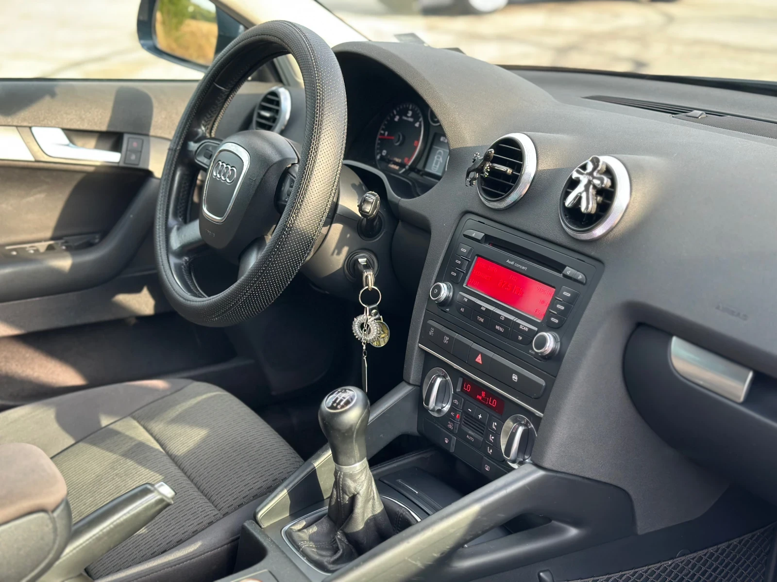 Audi A3  2.0 TDI Sportback - изображение 10