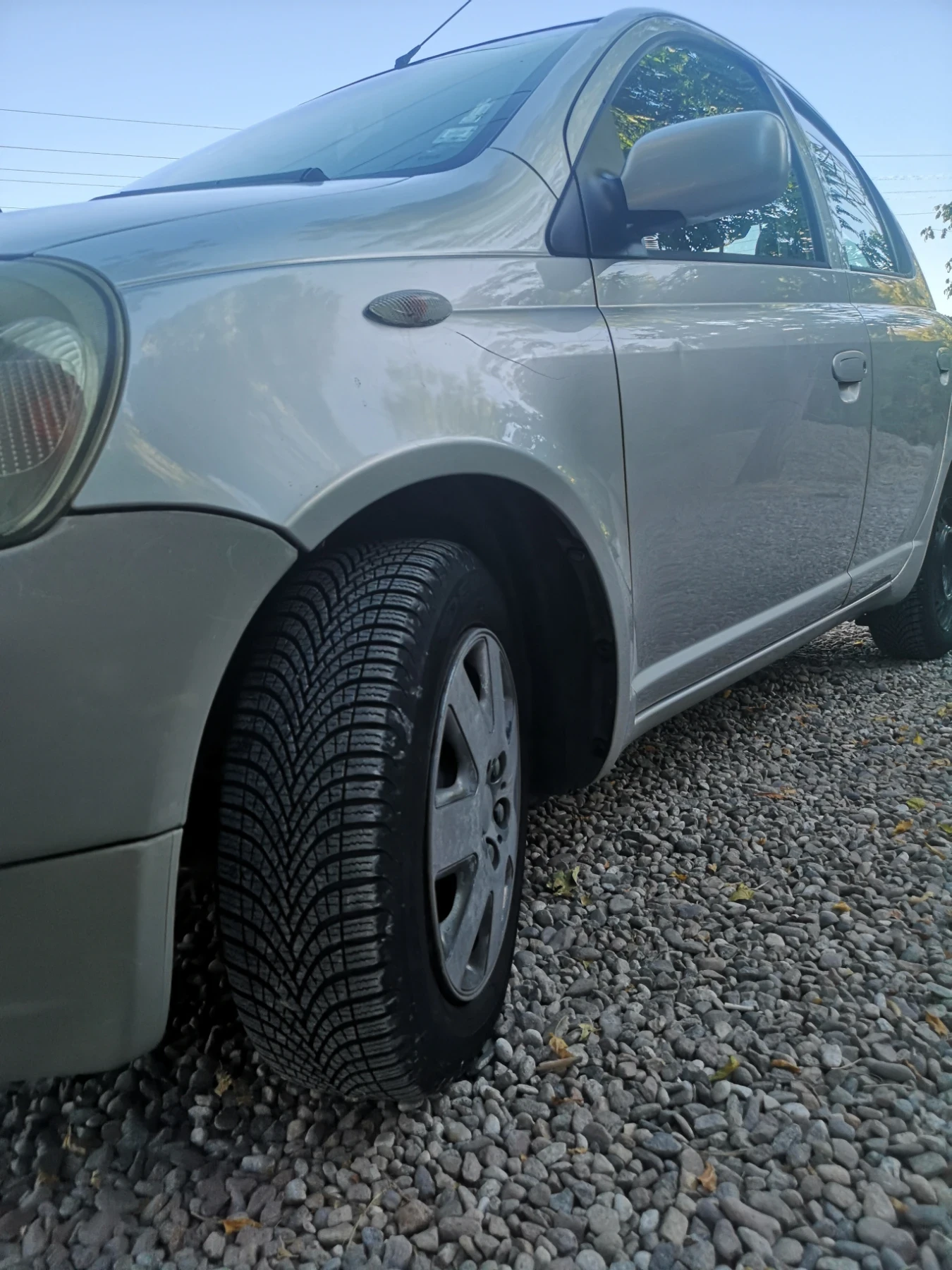 Toyota Yaris  - изображение 3