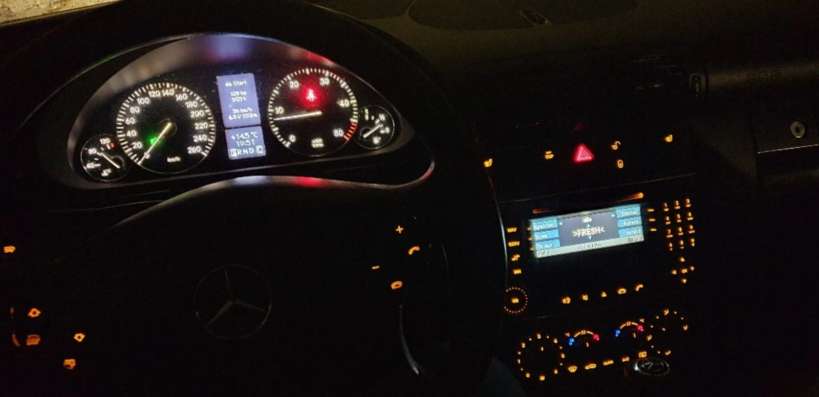 Mercedes-Benz C 220, снимка 7 - Автомобили и джипове - 53935838