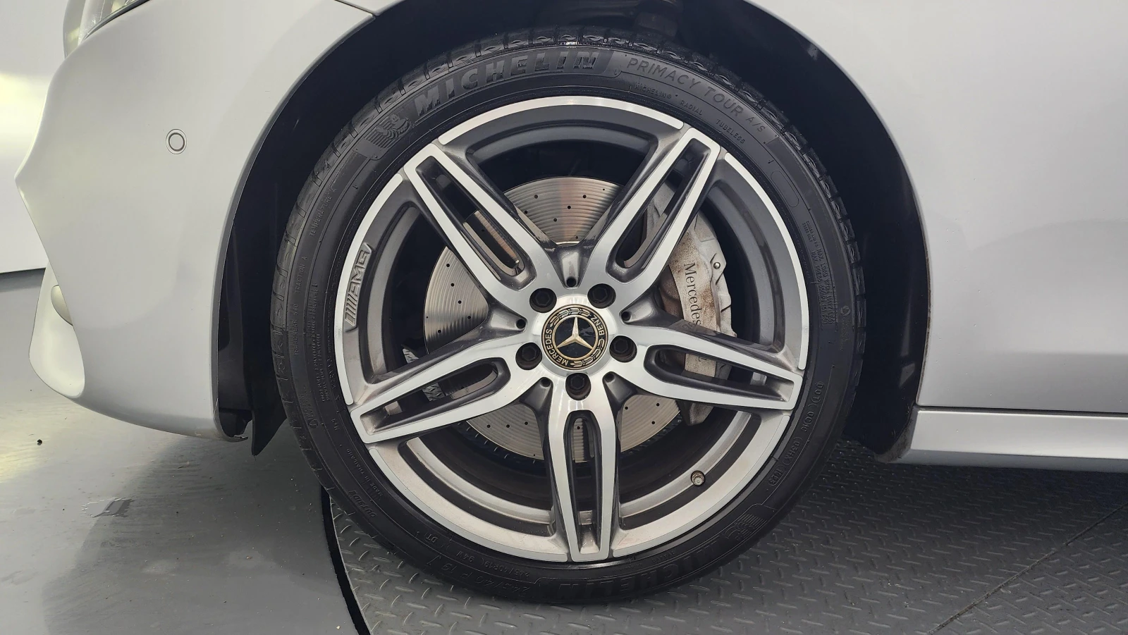 Mercedes-Benz E 300 4MATIC* AMG* FACELIFT* CARBON* �����* ��������� | Mobile.bg � ����������� 5