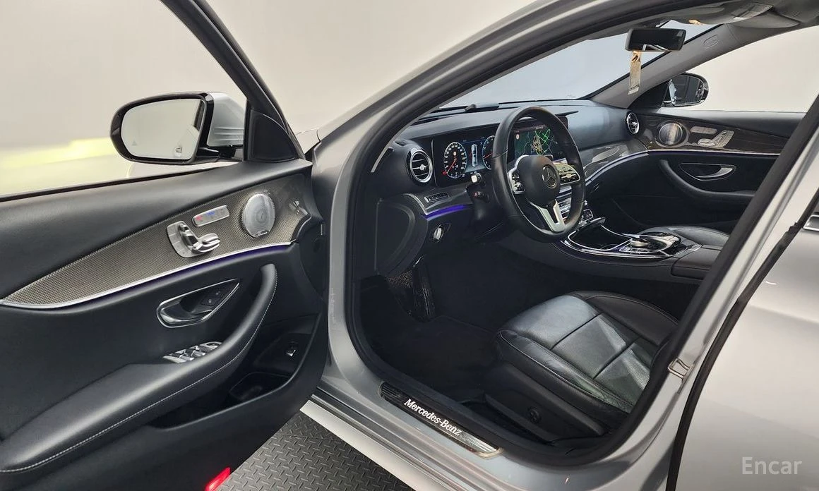 Mercedes-Benz E 300 4MATIC* AMG* FACELIFT* CARBON* �����* ��������� | Mobile.bg � ����������� 8