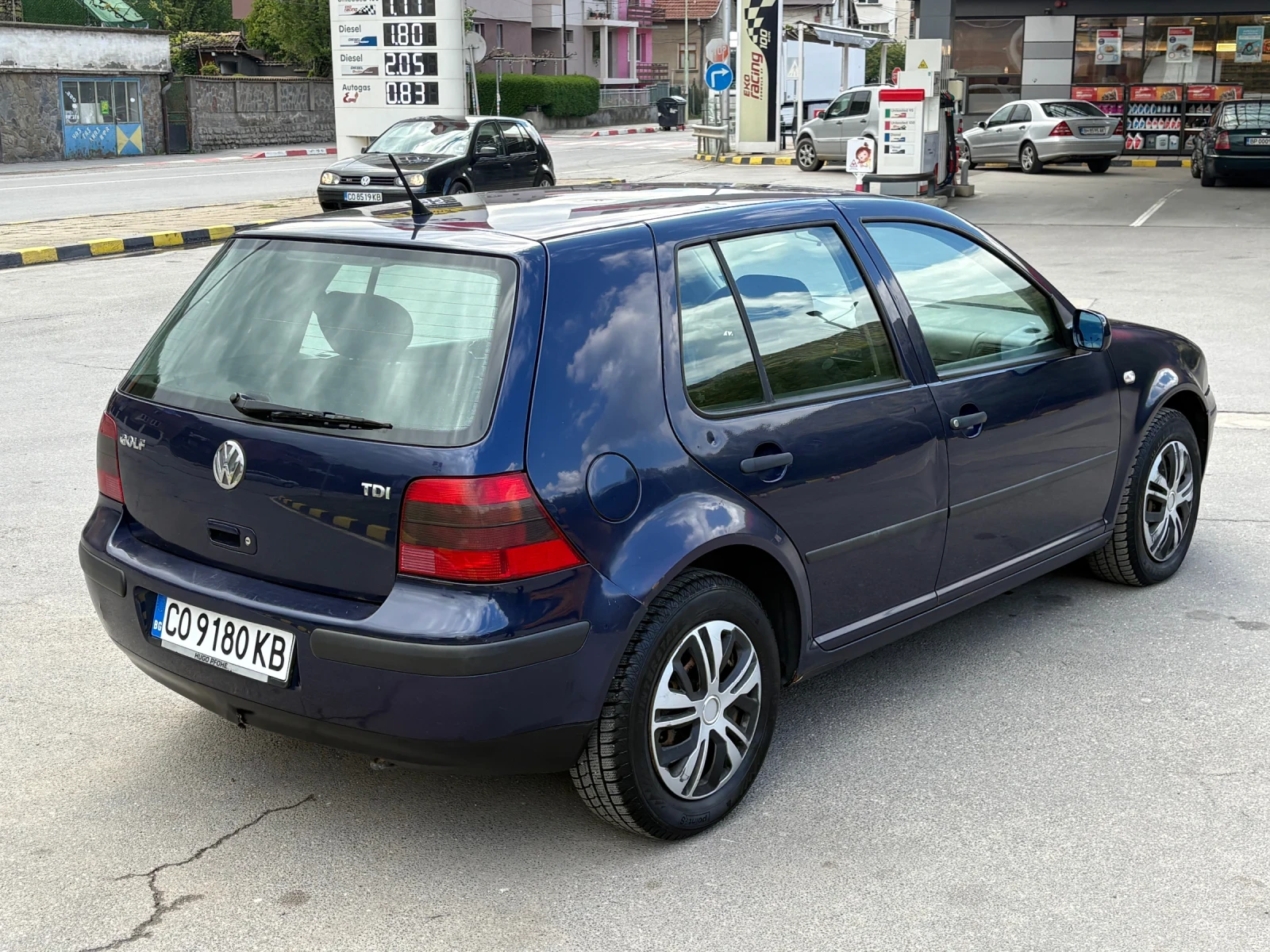 VW Golf АВТОМАТИК, снимка 3 - Автомобили и джипове - 54381831