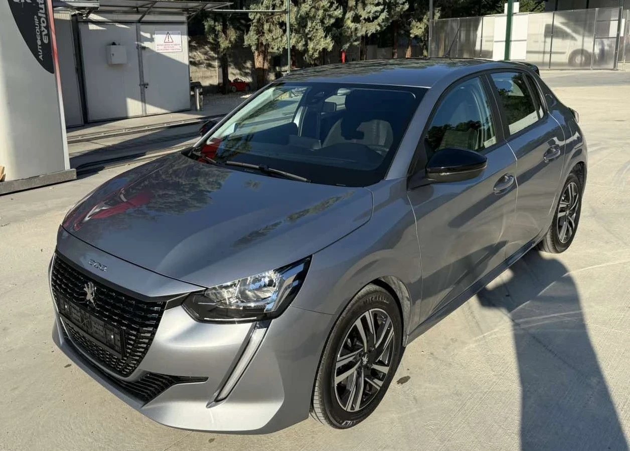 Peugeot 208 1, 2 Pure Tech/100 kc/AUTOMATIC/РЕГИСТРИРАНА