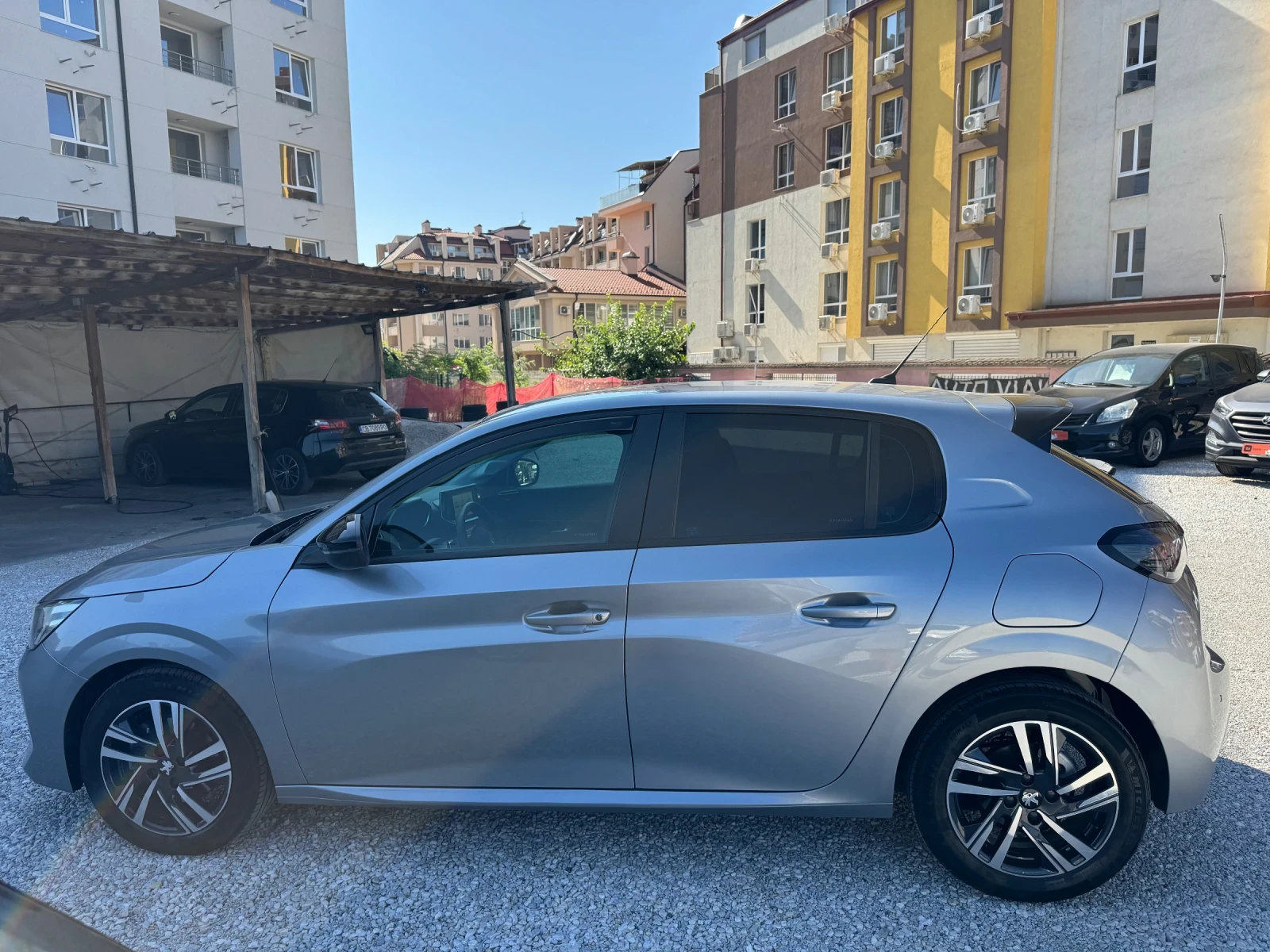 Peugeot 208 1, 2i* * ALLURE* AUTOMATIC* РЕГИСТРИРАНА, снимка 5 - Автомобили и джипове - 54462681