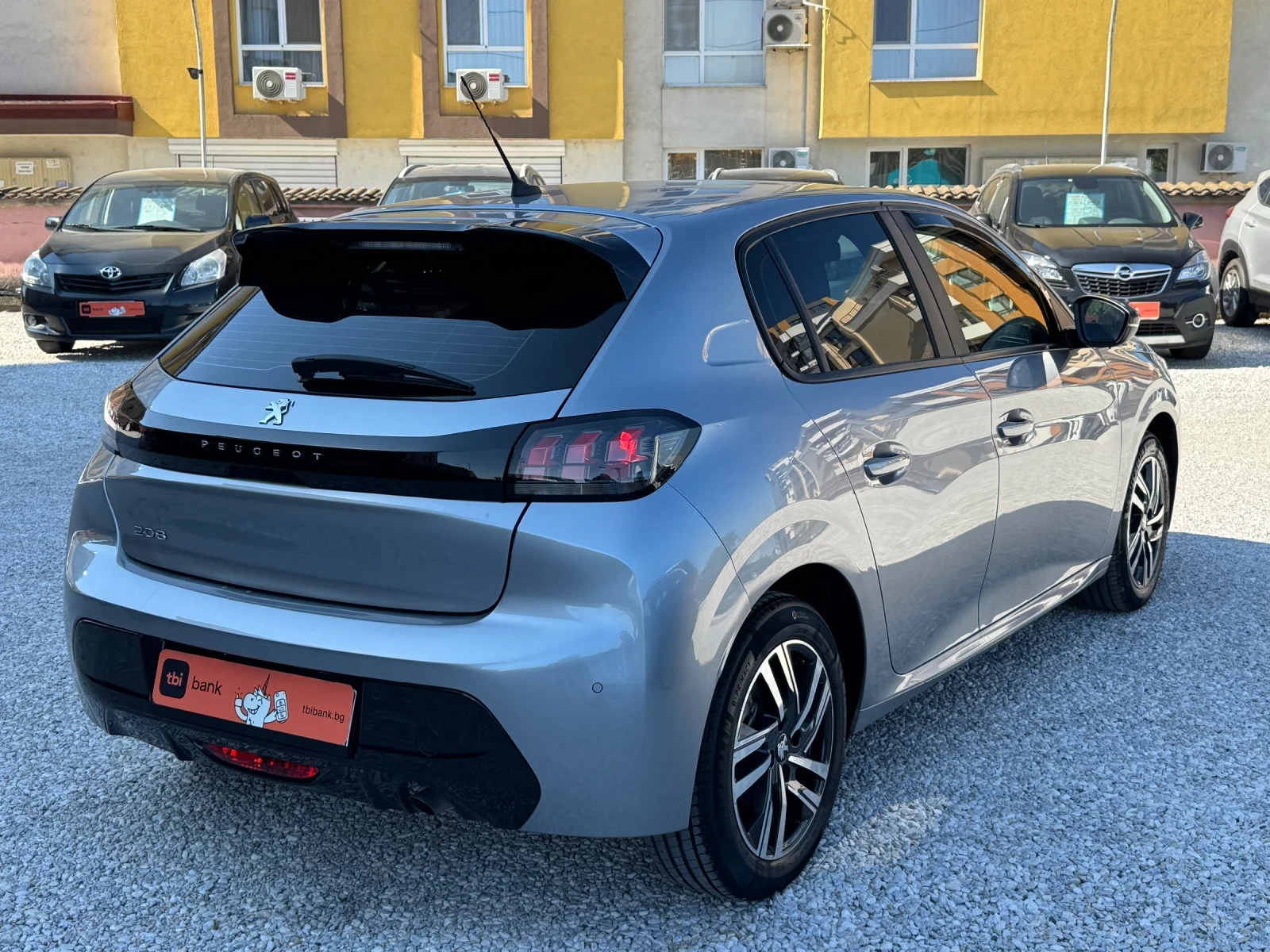 Peugeot 208 1, 2i* * ALLURE* AUTOMATIC* РЕГИСТРИРАНА, снимка 7 - Автомобили и джипове - 54462681