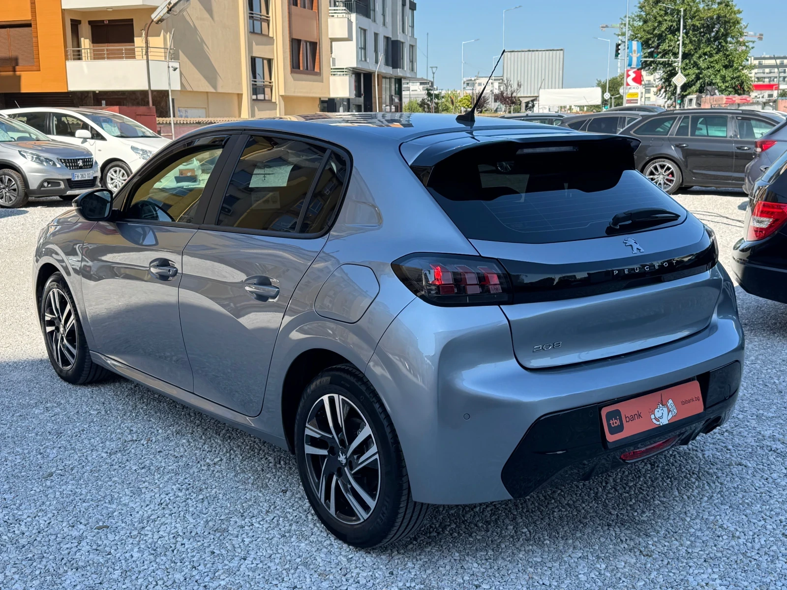 Peugeot 208 1, 2i* * ALLURE* AUTOMATIC* РЕГИСТРИРАНА, снимка 9 - Автомобили и джипове - 54462681