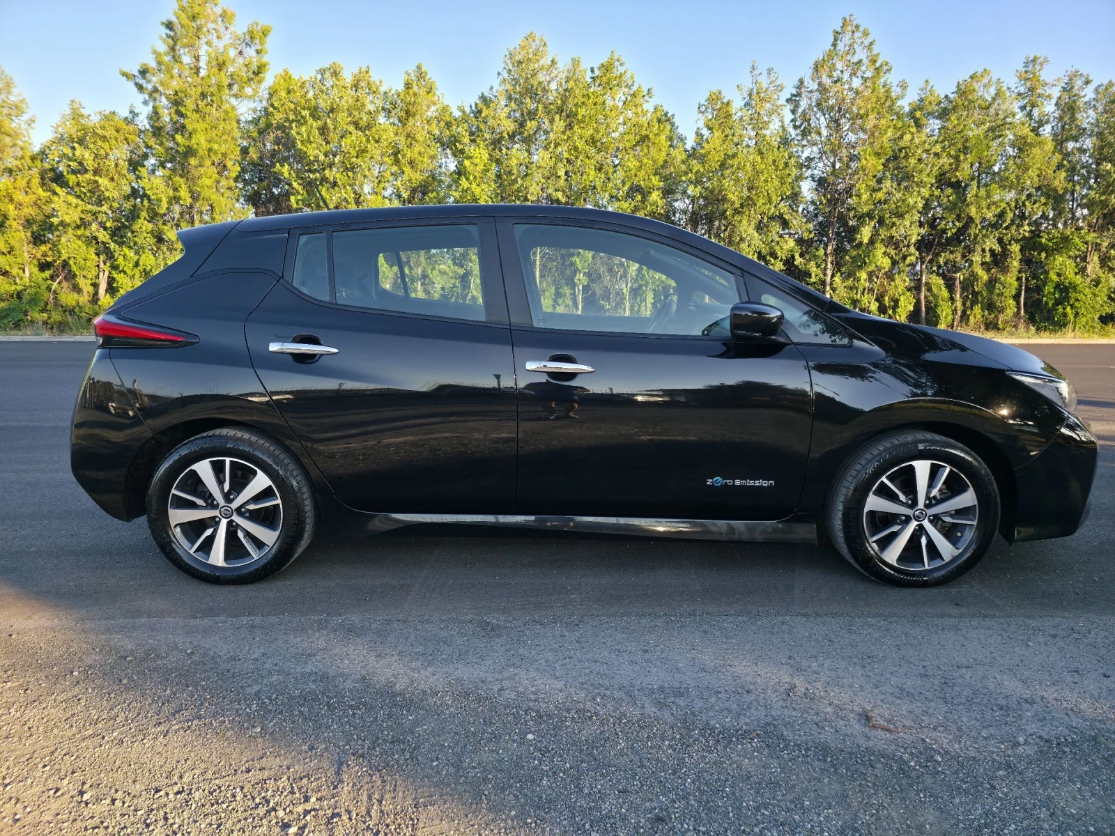 Nissan Leaf  Електрически , снимка 4 - Автомобили и джипове - 55287340