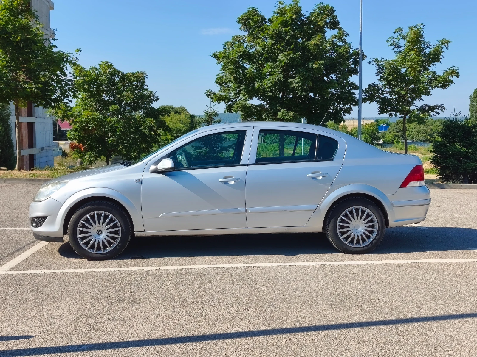 Opel Astra H, снимка 3 - Автомобили и джипове - 55621992