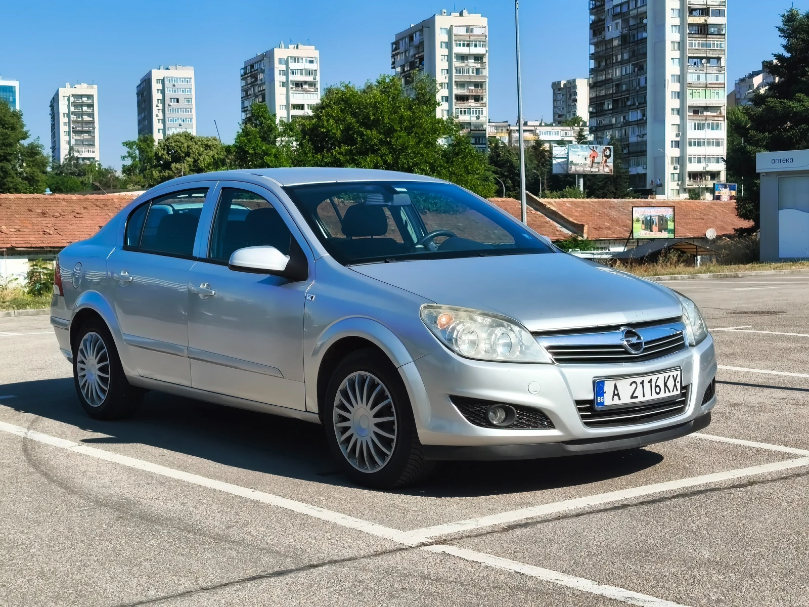 Opel Astra H, снимка 2 - Автомобили и джипове - 55621992