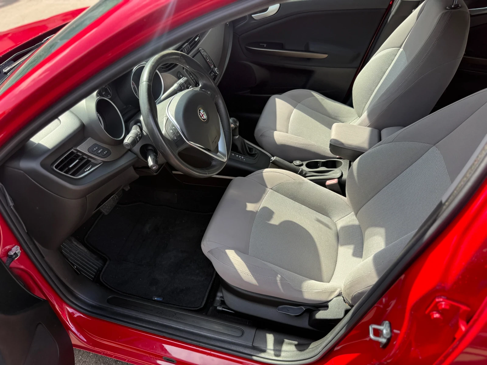 Alfa Romeo Giulietta 2.0 JTDm, снимка 7 - Автомобили и джипове - 56107939