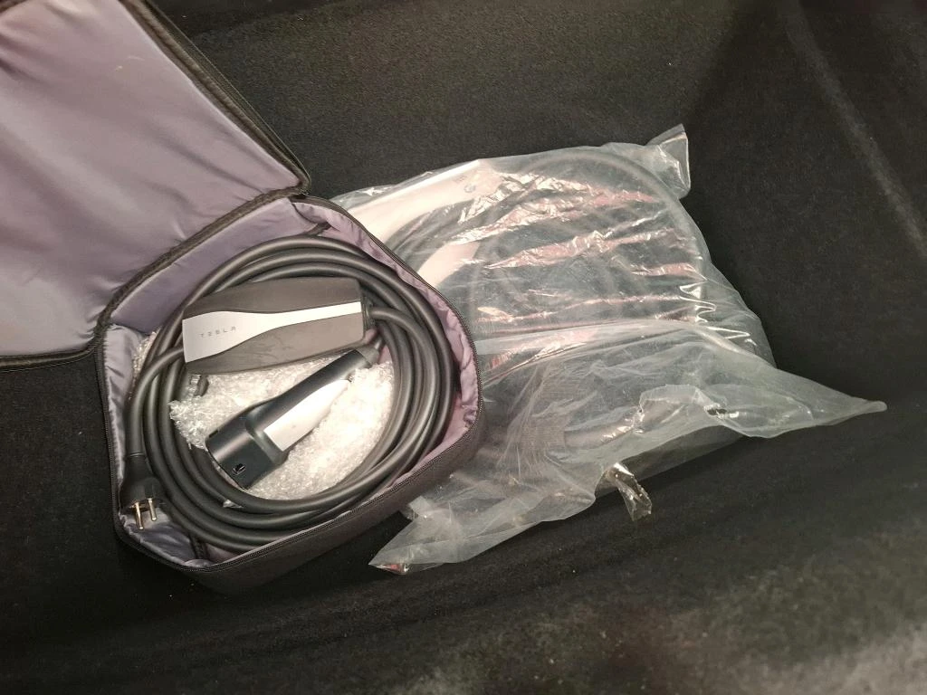 Tesla Model 3 Standar Range Single Motor Leather LED Navi, снимка 11 - Автомобили и джипове - 56502134