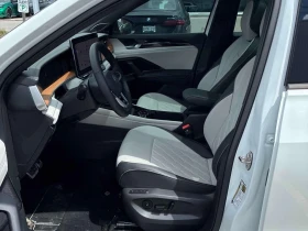 VW Tiguan  Highline Turbo R /360/DISTRONIC/HUD/ОБДУХВАНЕ, снимка 12