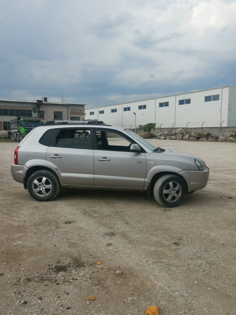 Hyundai Tucson, снимка 6 - Автомобили и джипове - 49317992