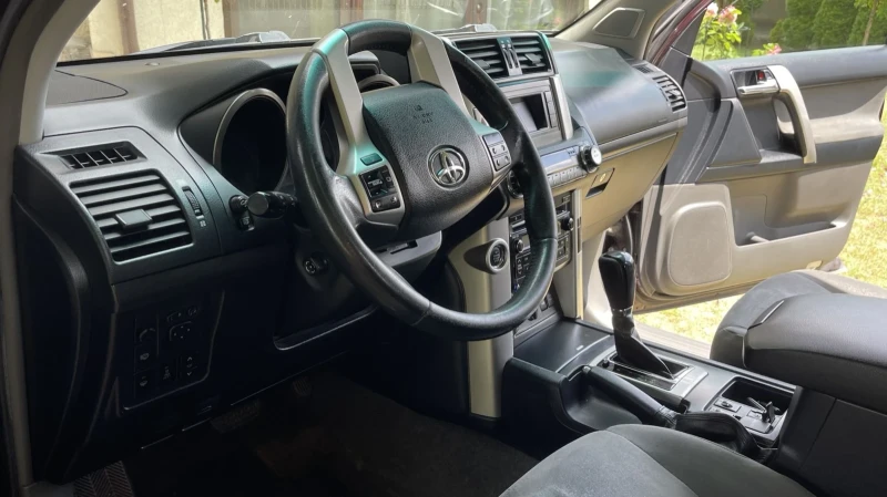 Toyota Land cruiser, снимка 9 - Автомобили и джипове - 52617399