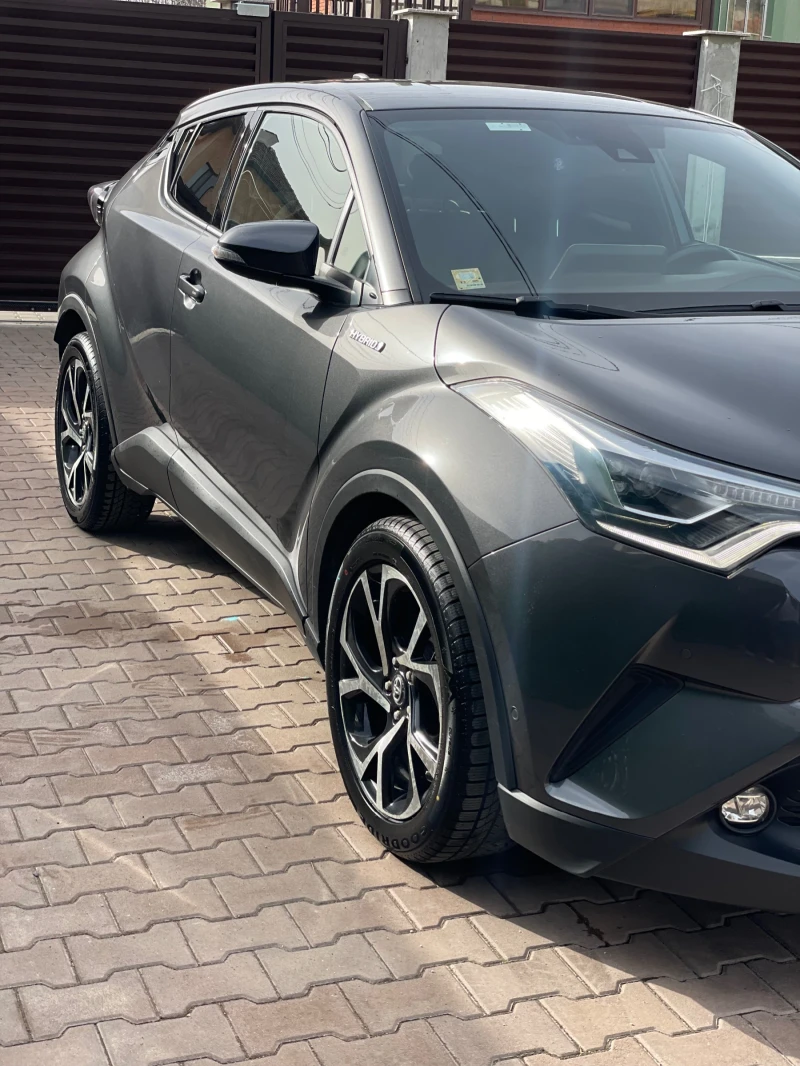 Toyota C-HR 1.8* HYBRID* Keyless go* Distronic* Evro 6, снимка 2 - Автомобили и джипове - 52441012