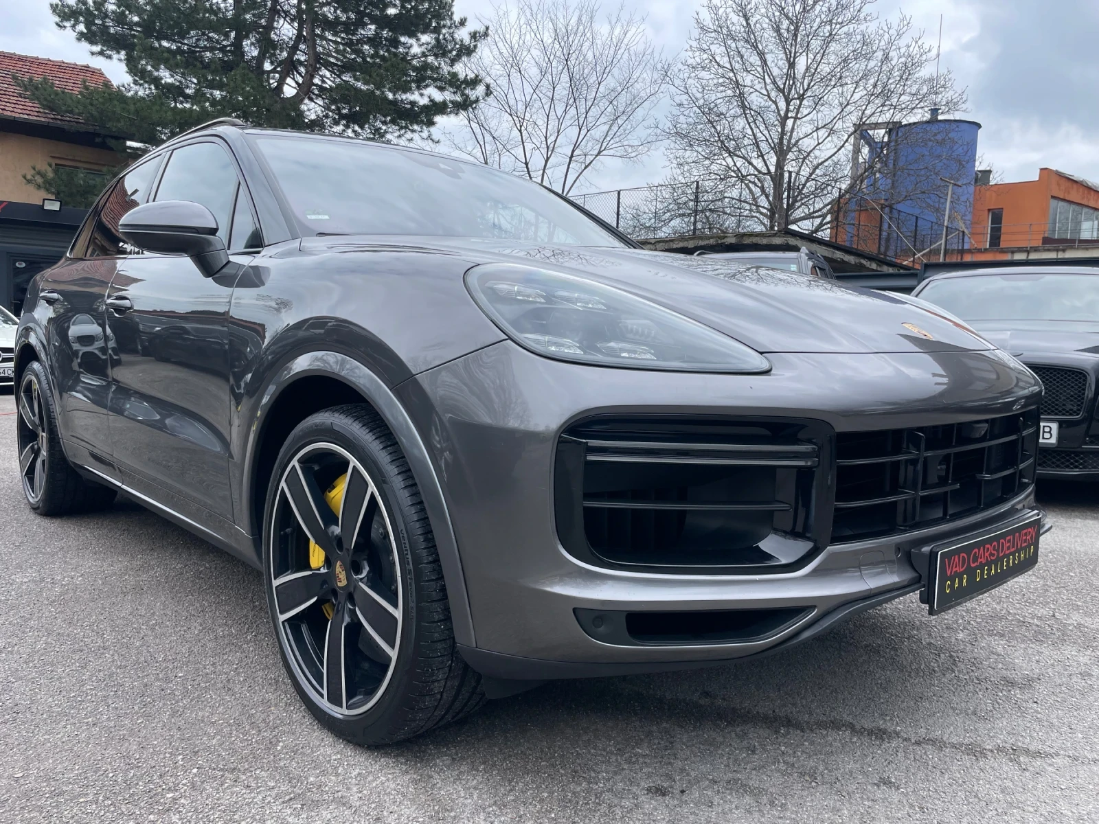 Porsche Cayenne TURBO/CERAMIC/BURMESTER/PANO/3xTV - изображение 2