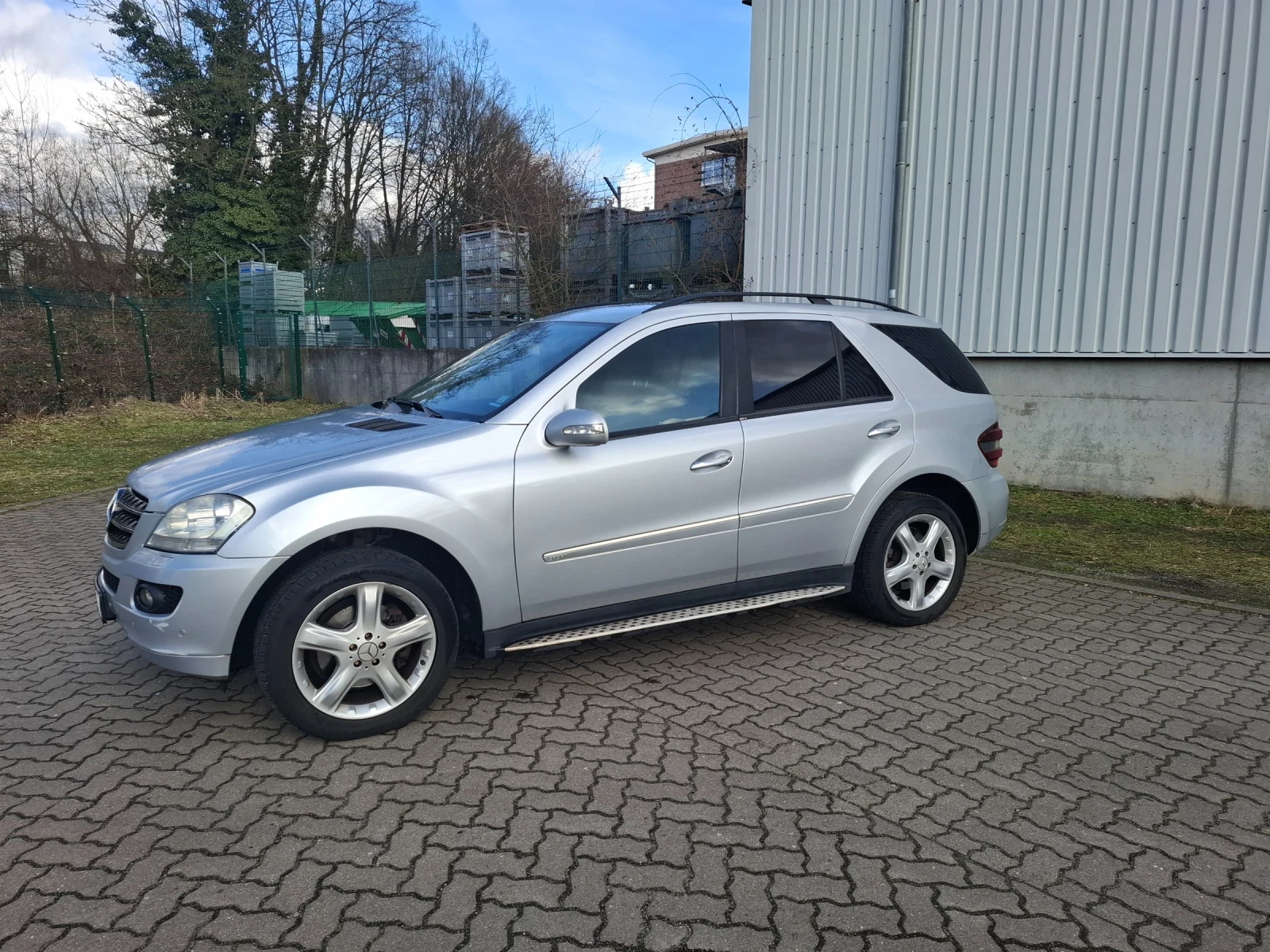 Mercedes-Benz ML 320, снимка 2 - Автомобили и джипове - 54120183