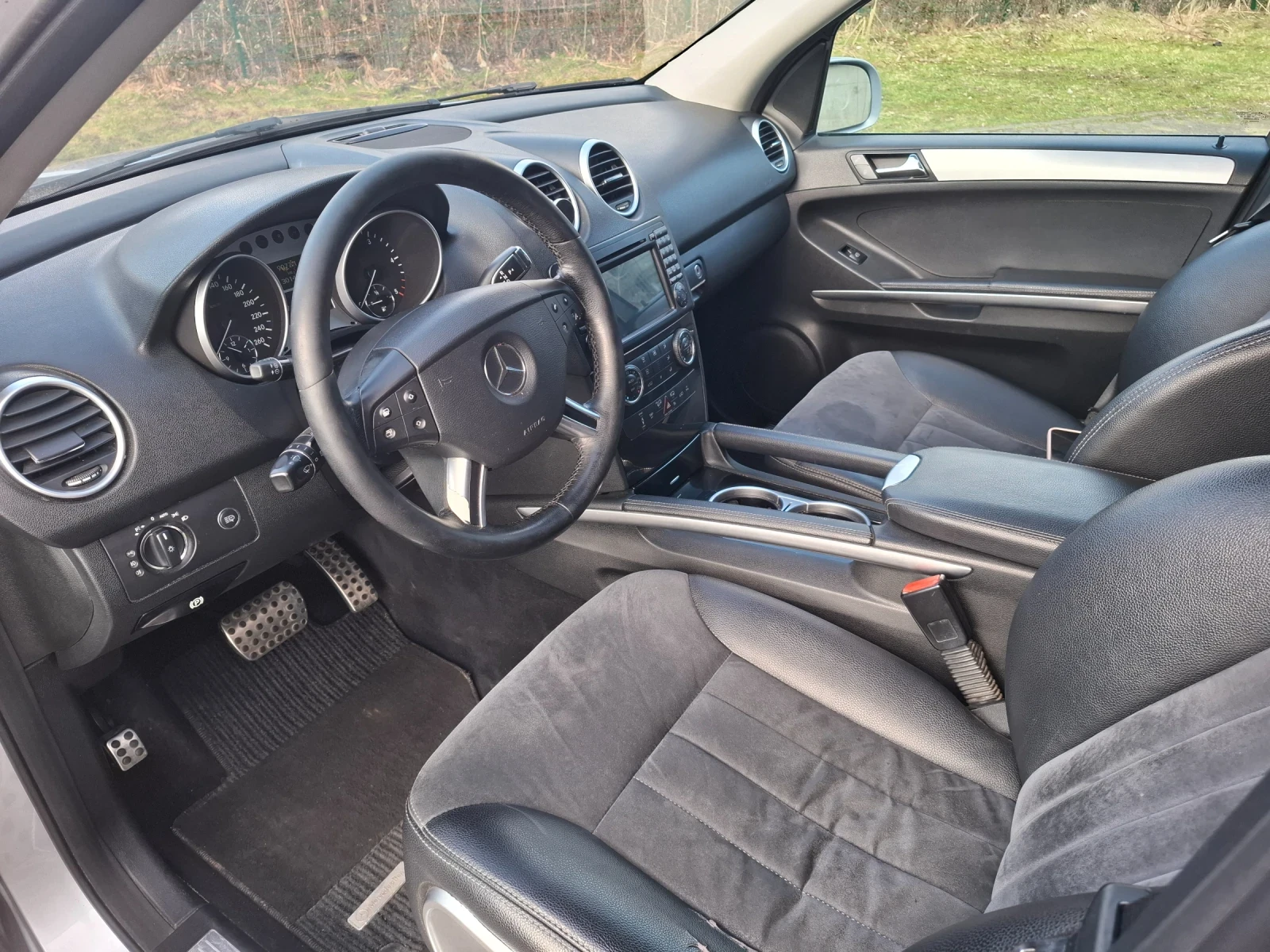 Mercedes-Benz ML 320, снимка 5 - Автомобили и джипове - 54120183