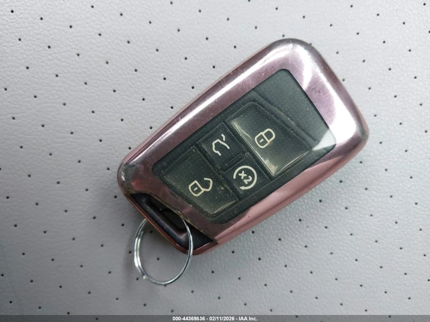 VW Tiguan * R-LINE* , снимка 11 - Автомобили и джипове - 54121666