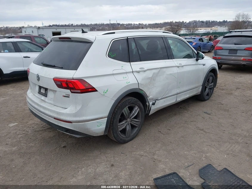 VW Tiguan * R-LINE* , снимка 4 - Автомобили и джипове - 54121666