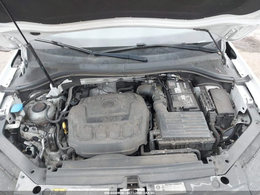 VW Tiguan * R-LINE* , снимка 10 - Автомобили и джипове - 54121666