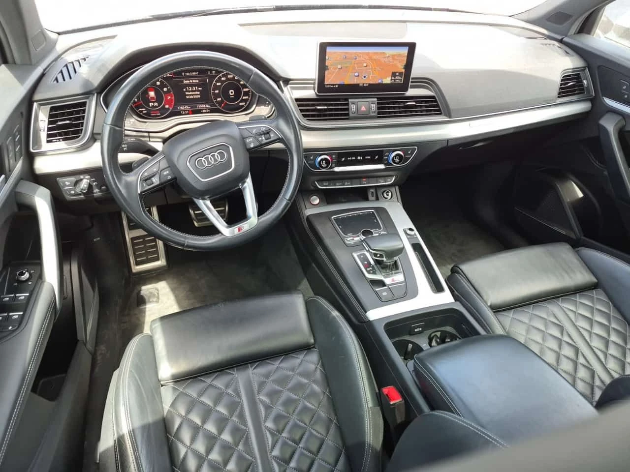 Audi SQ5 TECHNIK / 360 / DIS / B&O / АВТОКРЕДИТ , снимка 10 - Автомобили и джипове - 54639754