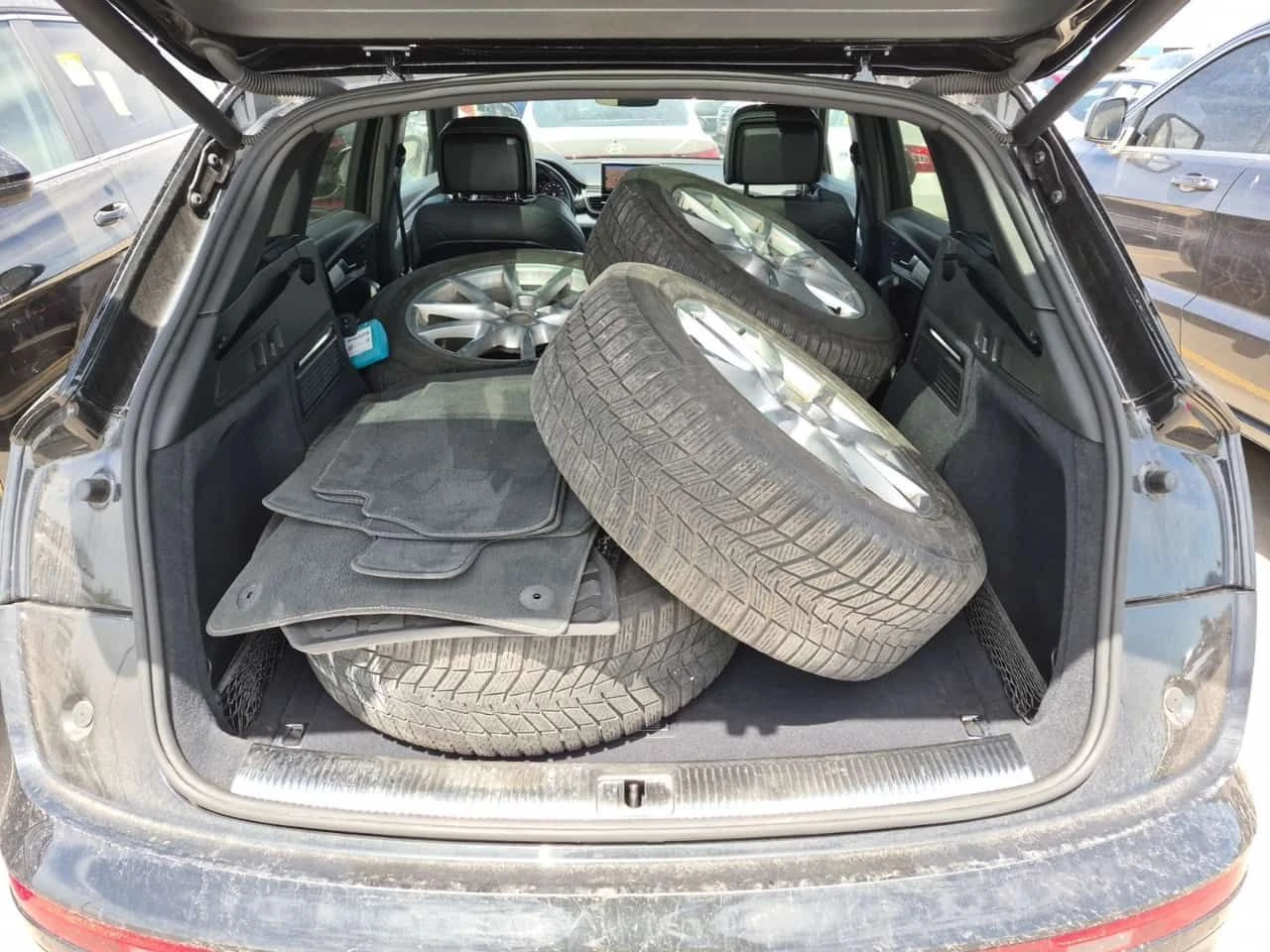 Audi SQ5 TECHNIK / 360 / DIS / B&O / АВТОКРЕДИТ , снимка 14 - Автомобили и джипове - 54639754
