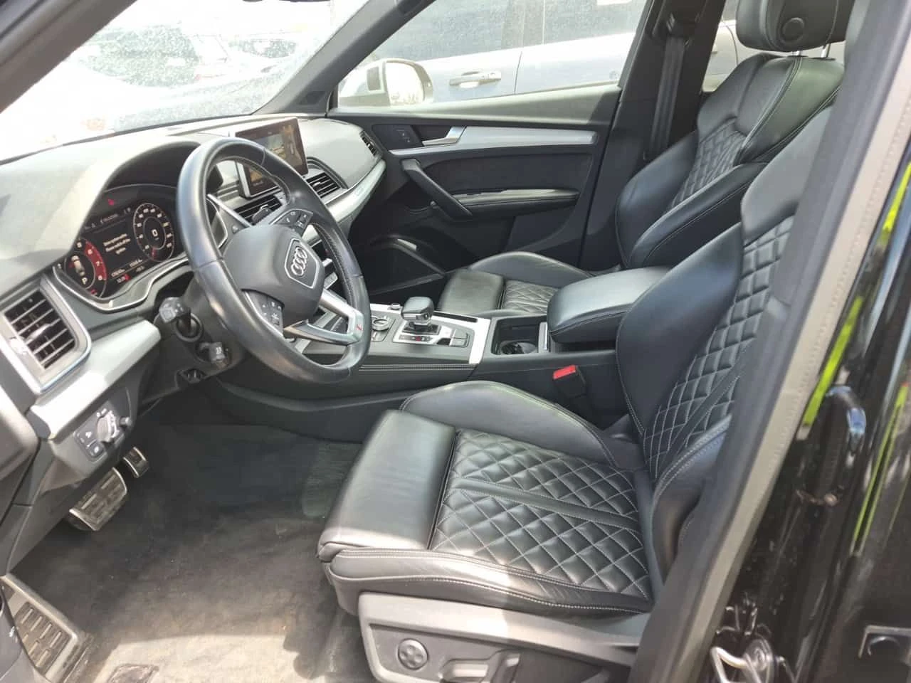 Audi SQ5 TECHNIK / 360 / DIS / B&O / АВТОКРЕДИТ , снимка 5 - Автомобили и джипове - 54639754