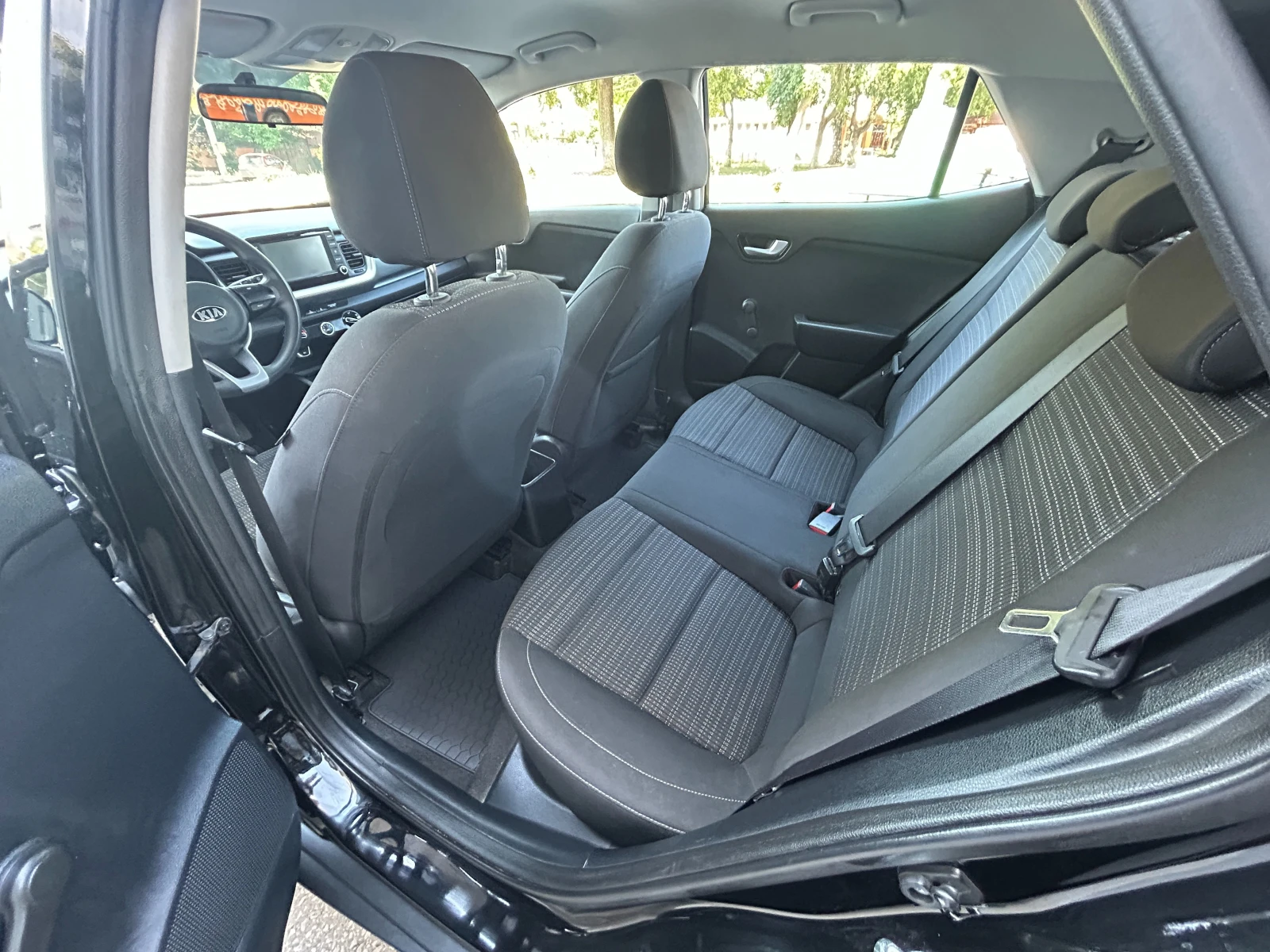 Kia Stonic 1.2-Газ/Бензин, снимка 11 - Автомобили и джипове - 55227056
