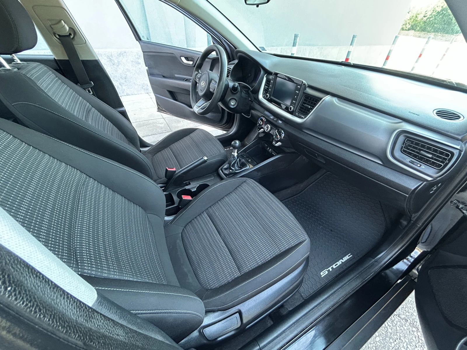 Kia Stonic 1.2-Газ/Бензин, снимка 9 - Автомобили и джипове - 55227056