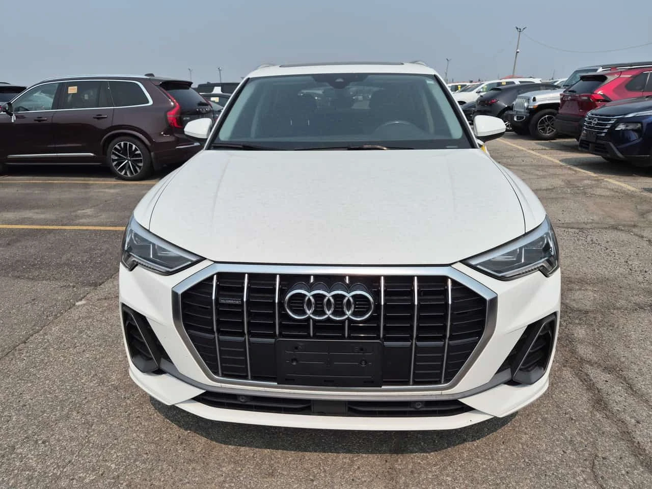 Audi Q3 Technik 45 TFSI | CARFAX | АВТОКРЕДИТ , снимка 2 - Автомобили и джипове - 55344063